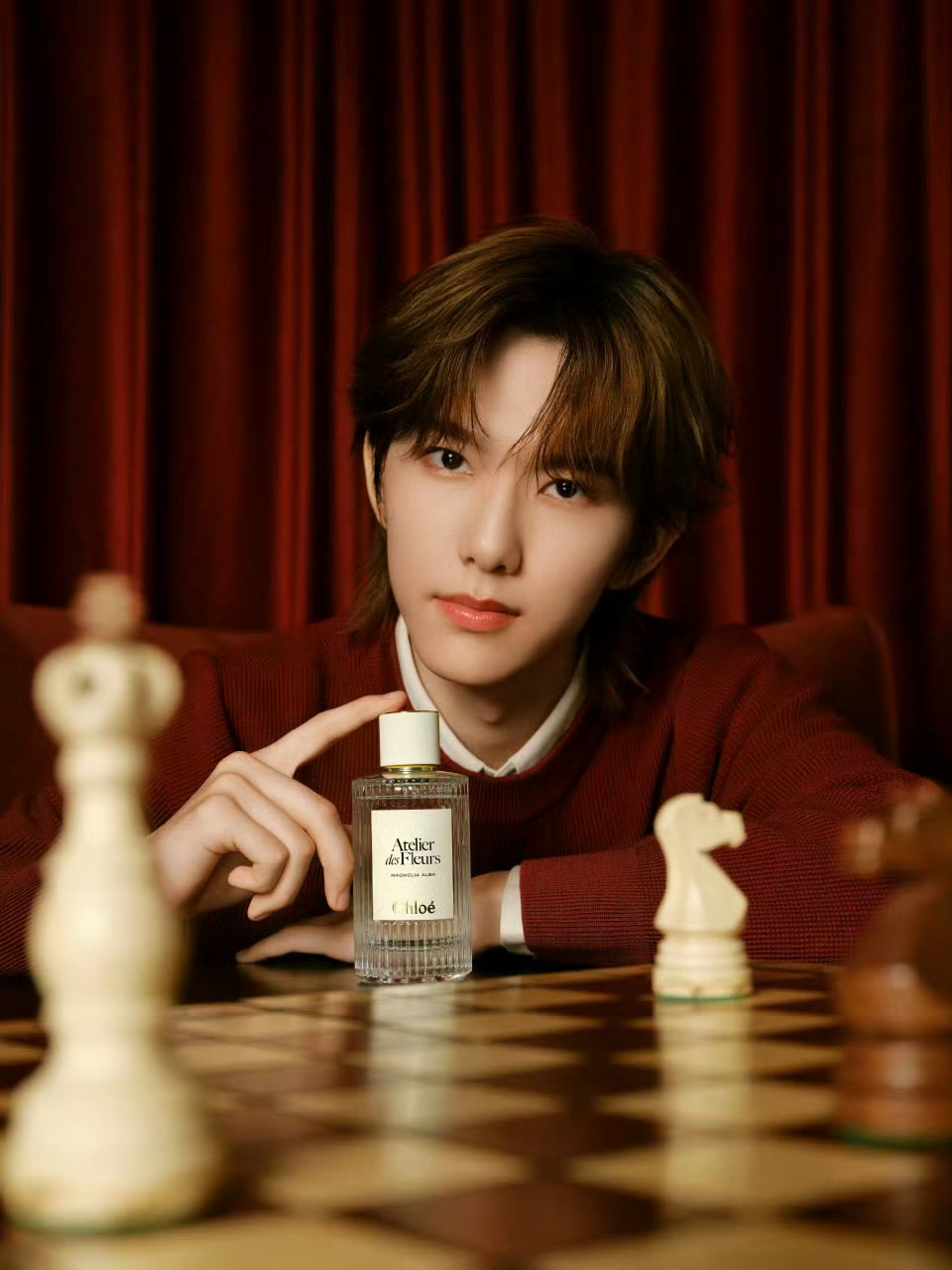 马柏全 in CHLOE蔻依香氛大使新春大片，于优雅清新之境，携北国木质香绽放新