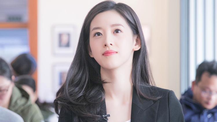 现实中的霸道女总裁范本：人貌美如花！毕业清华！智商情商财商三高！最新又凭超600