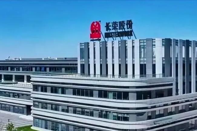 这才是吃饭砸锅的活教材。

一家靠中国市场赚走七成营收的企业，却干出拒挂国旗、百