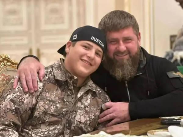 卡德罗夫18岁儿子组建私人武装。老爹健康堪忧，接班人铺路在“赶进度”。
乌克兰媒