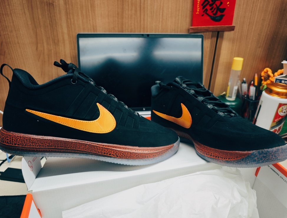 我应该是国内第一批拥有BOOK 2「Rising」配色的太阳球迷吧过几天抽「Ph