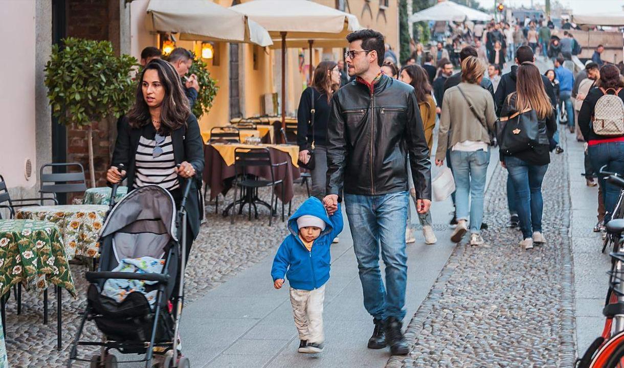 别再对欧洲有好感了！一直以为欧洲是靠自己的努力，才过上高福利版的神仙生活，没想到
