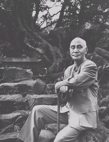 抗美援朝结束后，蒋介石仰天长叹，对儿子蒋经国和一众将领说：在这个世界上，没人是毛