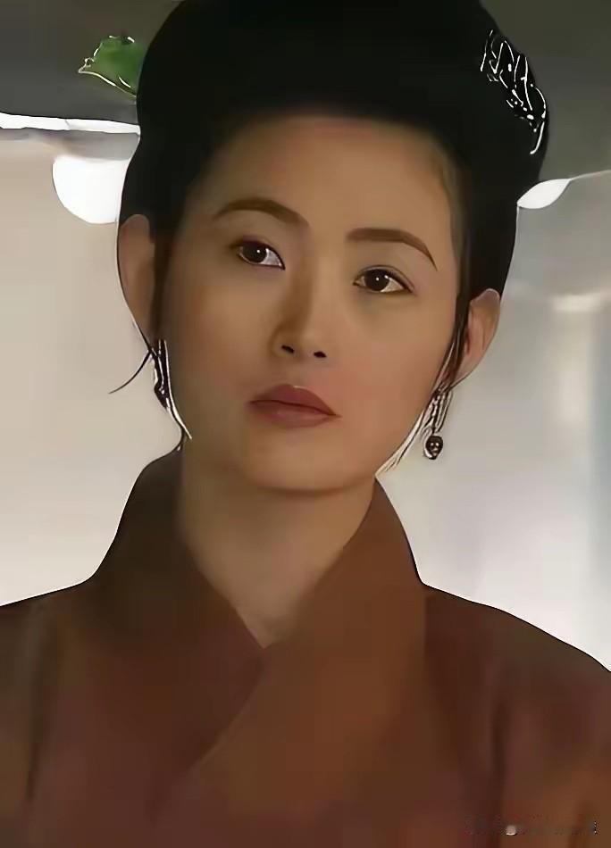 55岁“潘金莲”王思懿，身家5亿，独居北京3000万豪宅。都说她无儿无女，晚景凄