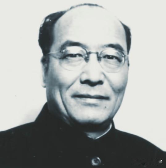 1948年，张治中让韩练成带一封信去给蒋介石。韩练成登机后，见信封未密封，便忍不