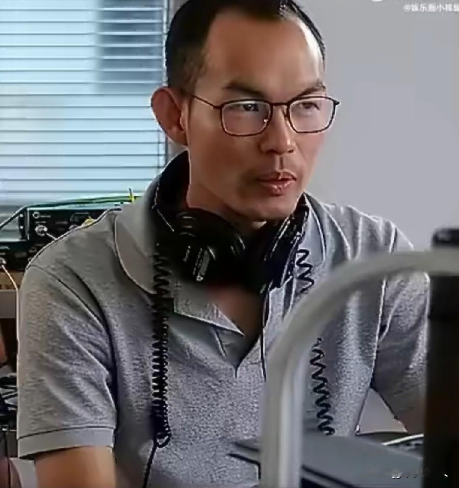 《给阿嬷的情书》预测票房冲到14亿，导演蓝鸿春要一战封神了。

很多人不知道，这