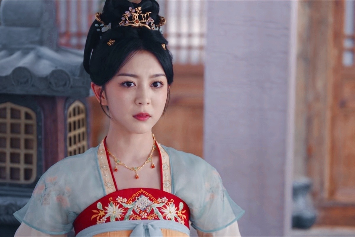 为什么唐诡的女主只能给鞠婧祎洗脚唐诡评分播放量都比鞠的剧高多了吧 