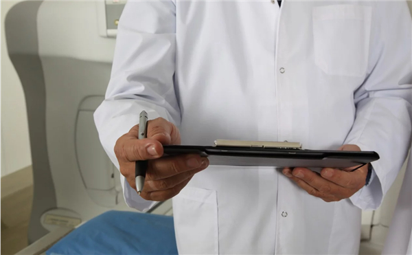 睡多浪费：张朝阳四小时睡眠法被炮轰 中国科学院院士回应！“睡眠不是越多越好！成年