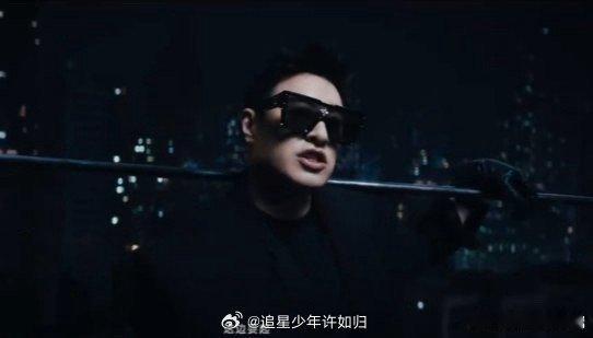潘玮柏唱的是成年人最奢侈的任性 潘玮柏的《耍》哪里是唱歌，明明是成年人的宣言！把