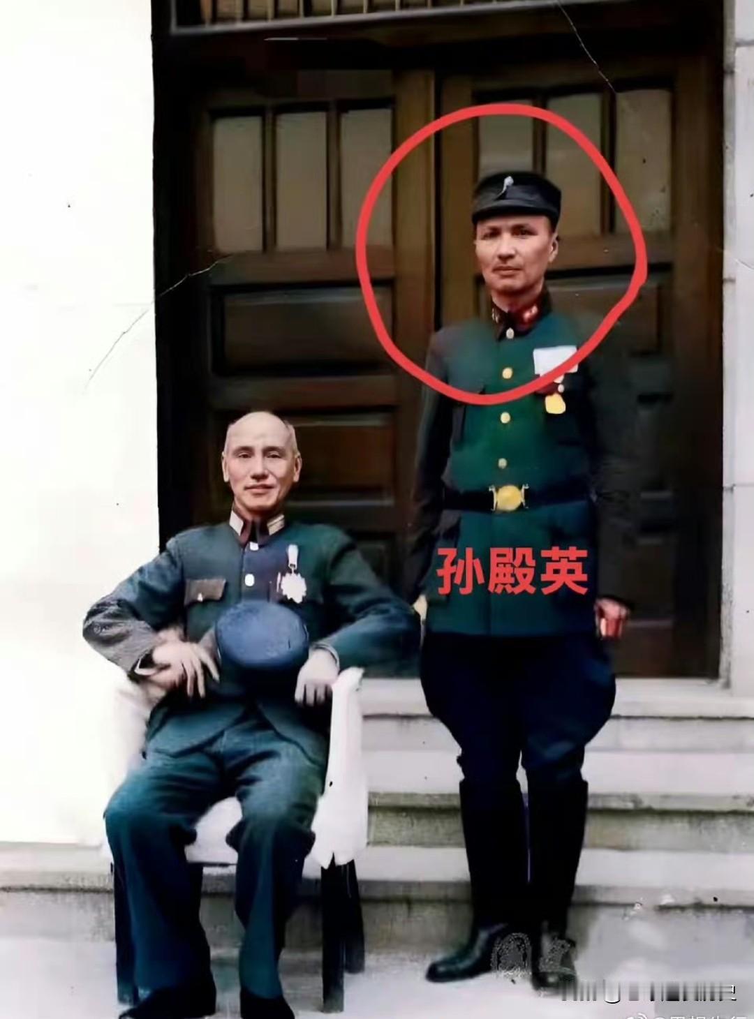 盗掘清东陵的孙殿英，1946年投靠蒋介石。
他以乾隆九龙宝剑、慈禧夜明珠行贿，上