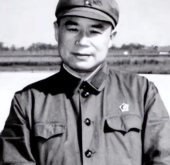 1978年王近山病危住院，对女儿王媛媛说：我想再见你爸爸一面
王近山打仗的风格，