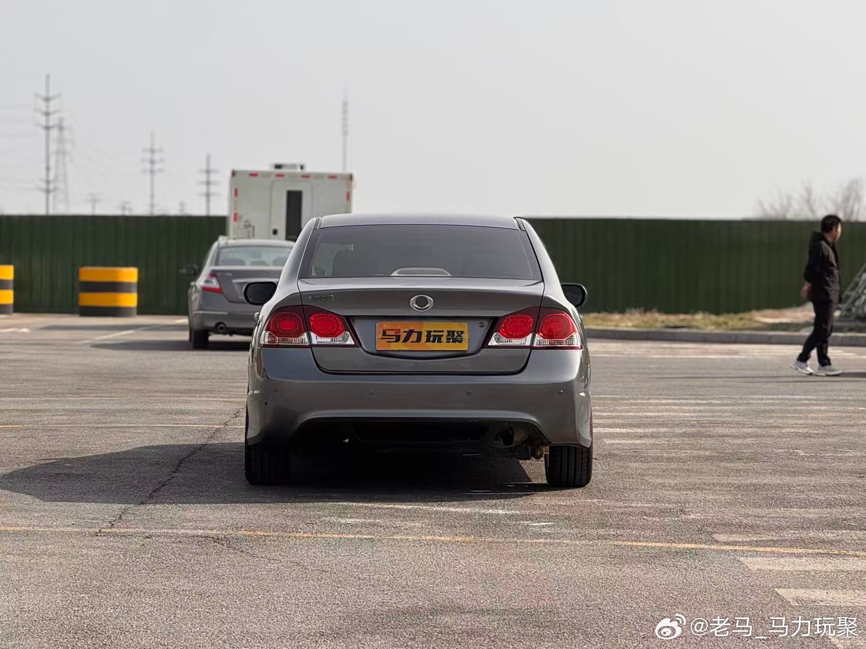 老马在路上马力玩聚 把手波贯彻到底去年车友从我们这买走得一台手波思铭当时是台素车