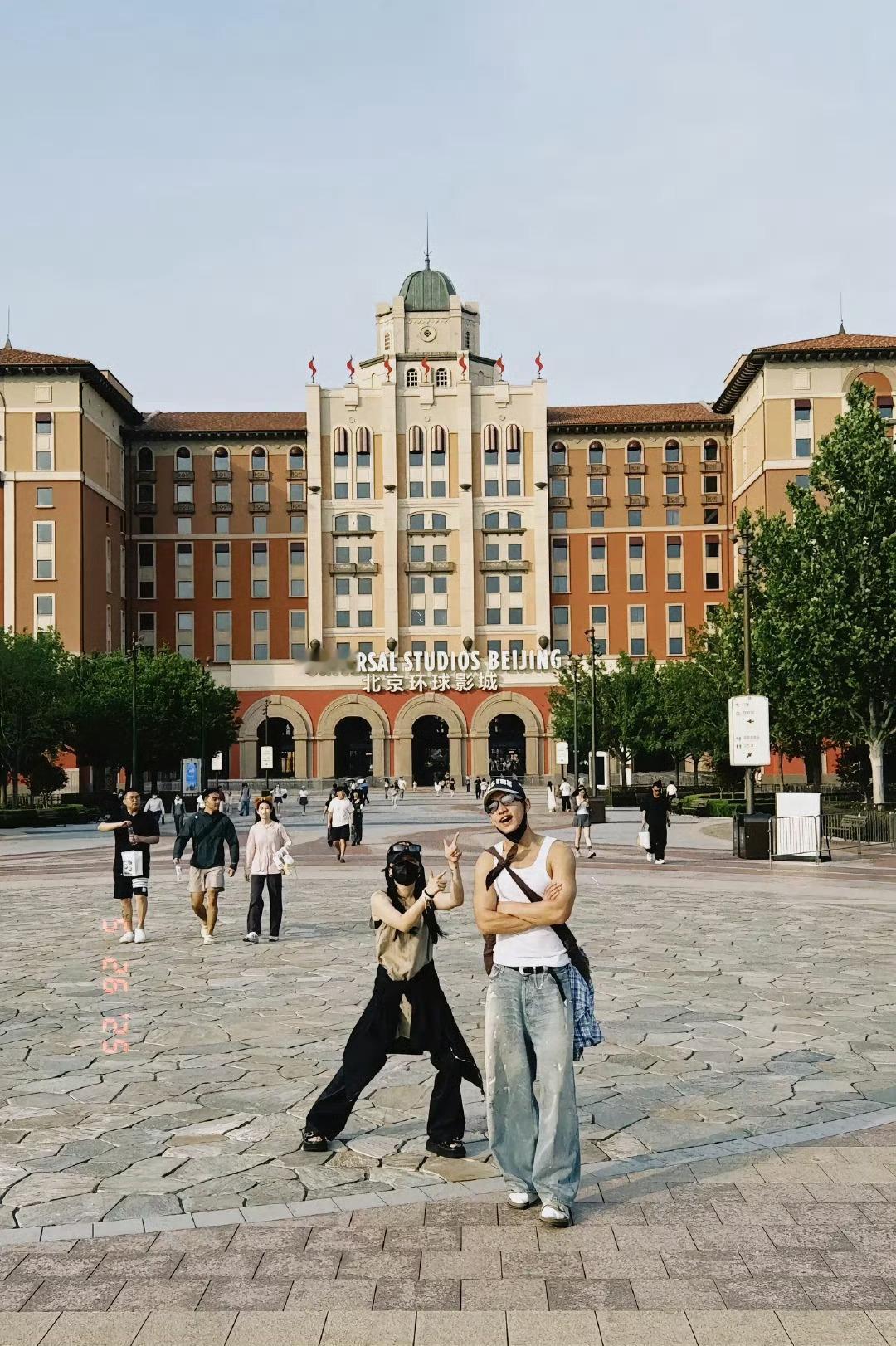 李嘉格回应与男友旅游花销谁出网友提出李嘉格和男友出门旅游花销谁出 李嘉格对此回应