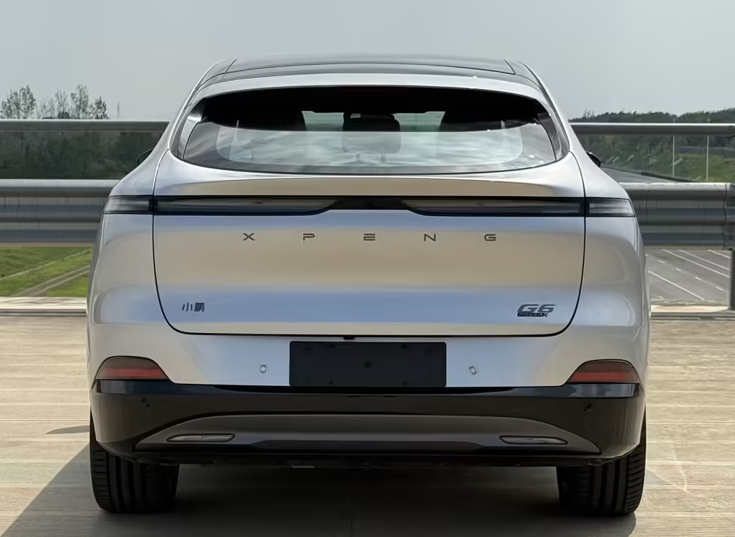 小鹏G6超级增程版要上市啦，3月6号下午3点，还喊着“六项全能 一步到位”。目前