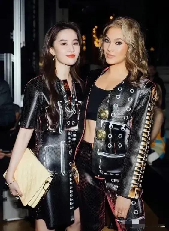 谷爱凌的美式妆造……真丑，18看着像38，比36岁的刘亦菲还老……

知道你年轻