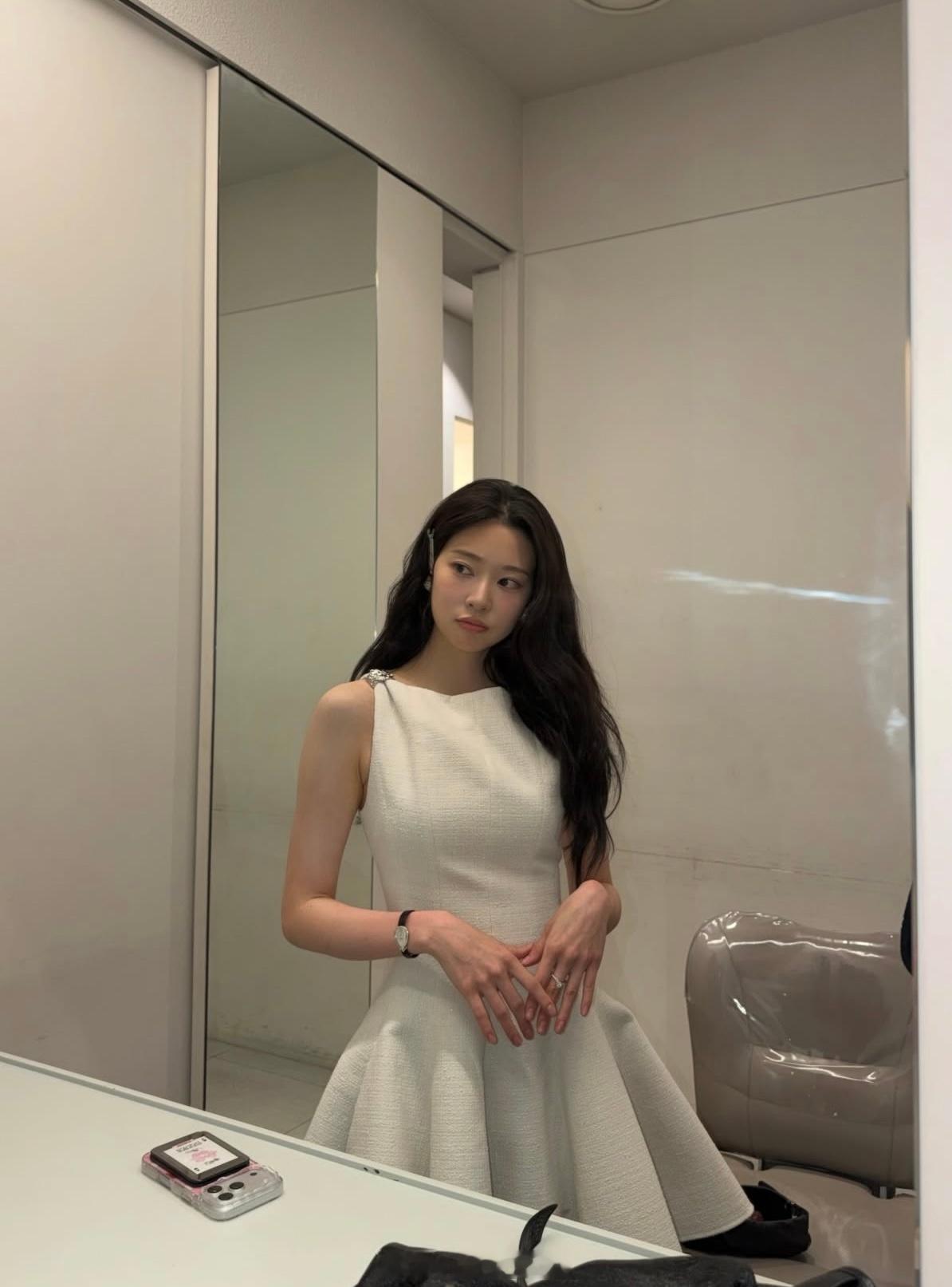 金珉周 金珉周韩女明星自律管理喝美式普拉提做美容遛狗勾 