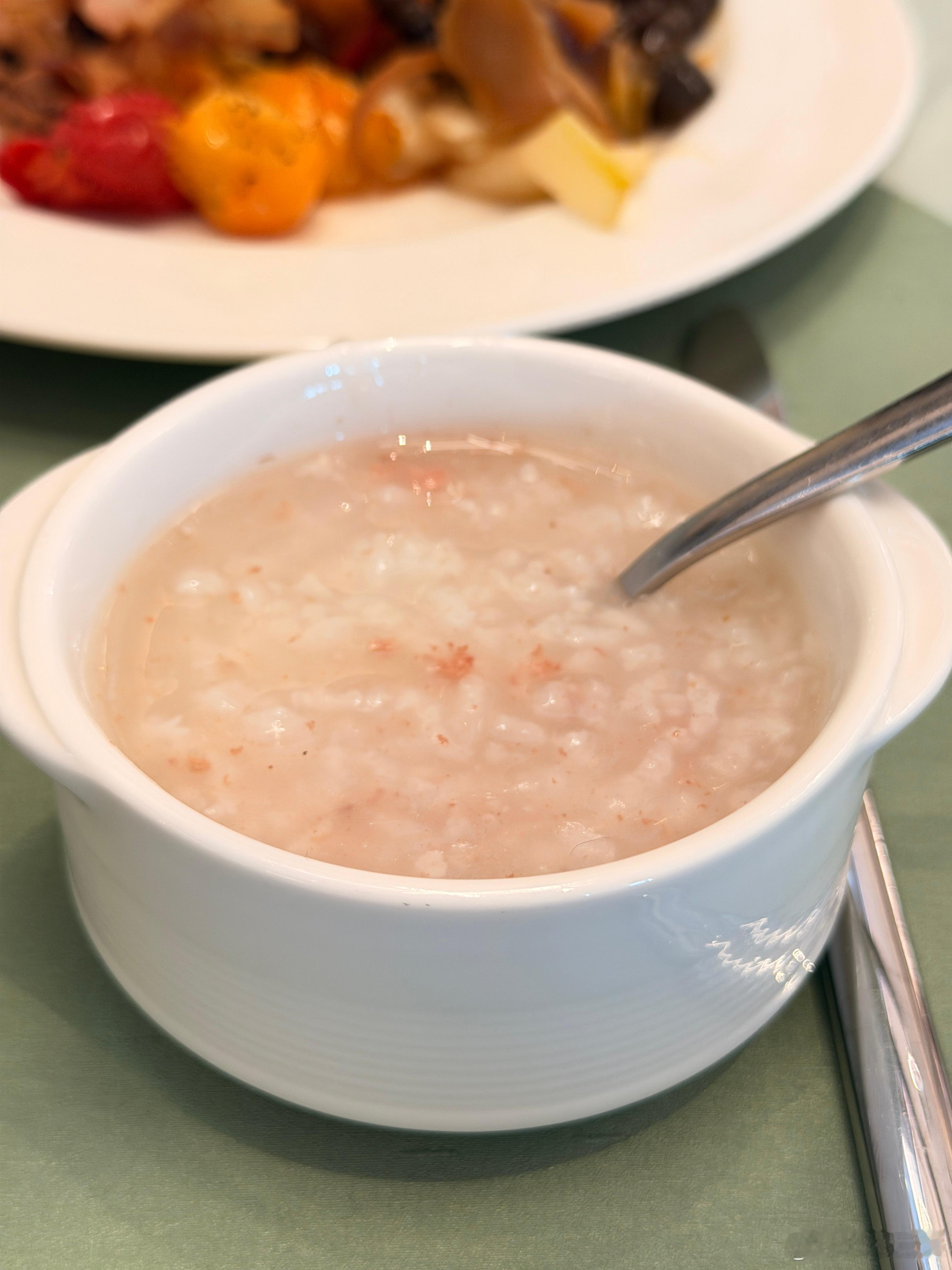 早呀昨晚吐完直接昏睡过去早上起来饿死了！！！白粥+面条🍜我都能炫完 上海·上海