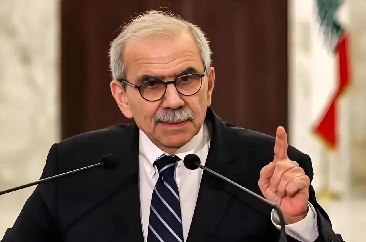 突发事件！
黎巴嫩总理萨拉姆突然出手！3月2日，他在贝鲁特强硬宣布：全面禁止真主