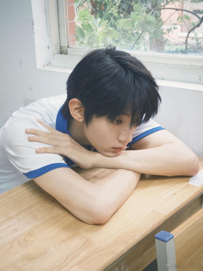 吴俊霆你指定还有存货 又一次看到这么少年感满满的照片了，吴俊霆你指定还有存货，这