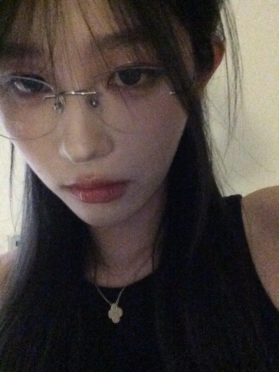 王奕 🍋王奕 脸蛋天才取向狙击 如果撑伞没诚意，那我就淋雨爱你