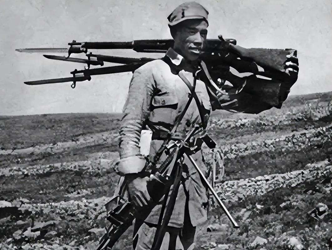 [微风]1955年，毛主席看完授衔名单后，突然问：“那个一次砍杀27个日军的军中