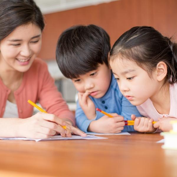 泸州小学生“作业地狱”！家长怒吼：这不是学习，是变相酷刑！网友：全国都该整改了！