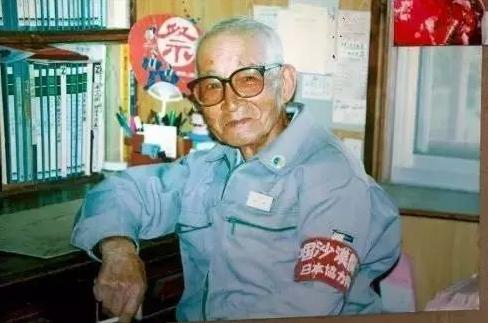 “如果中国的沙漠不变绿，我就从日本高楼上跳下去！”一日本老人带领7000名日本人