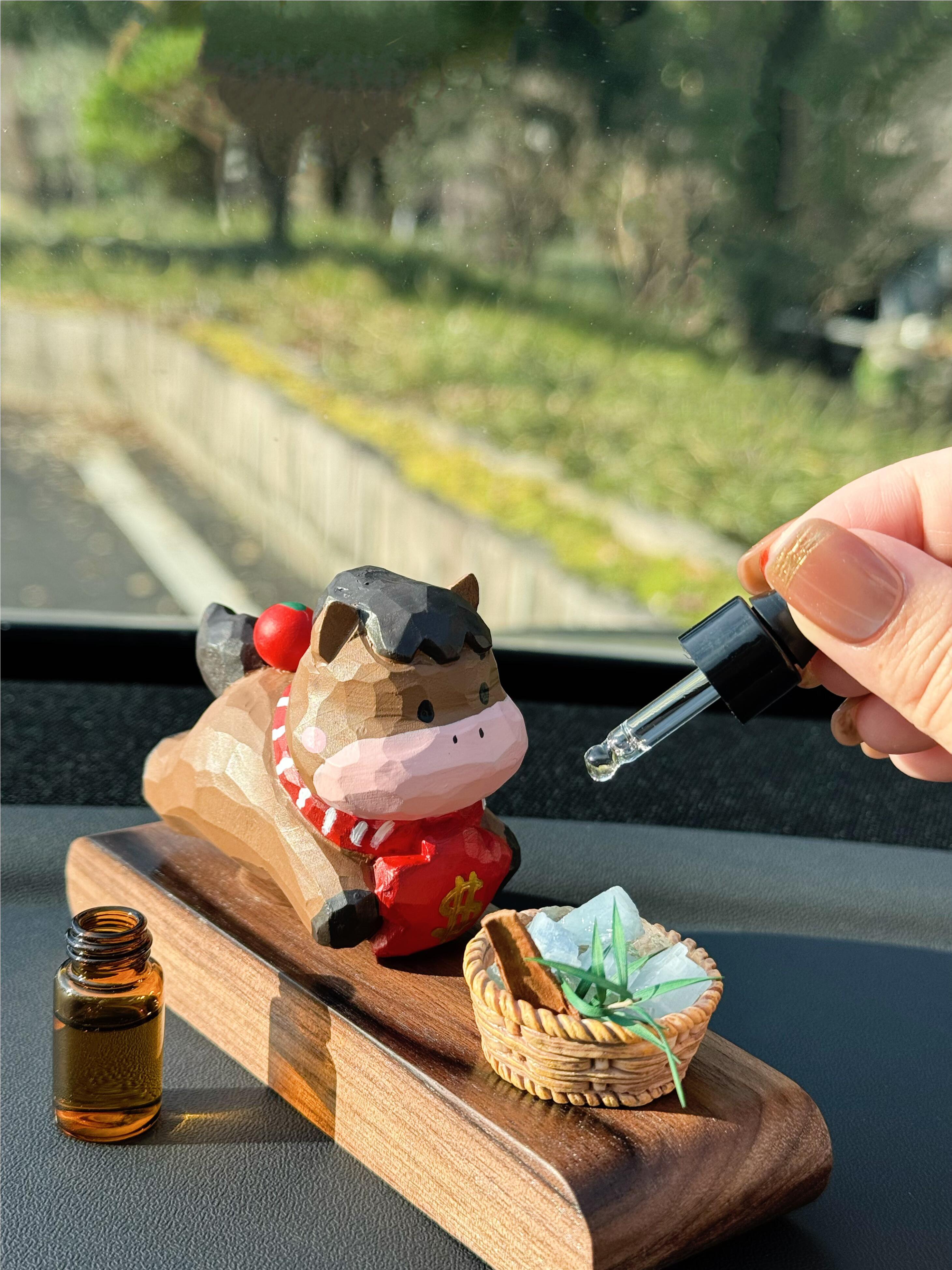 马年快来啦，给自己安排了一个很可爱的停车牌，停车也要仪式感满满