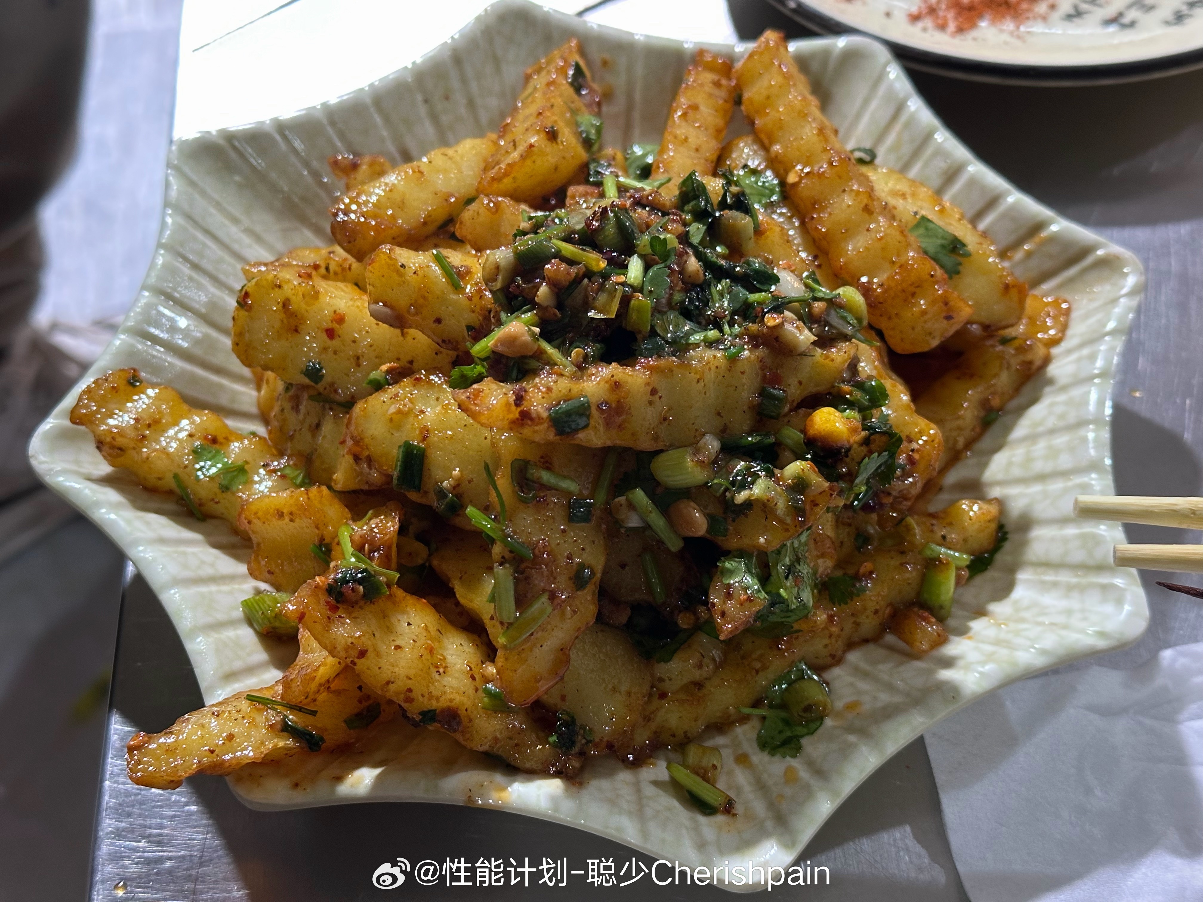 云南菜之所以能位列八大菜系之首，核心还是因为有了这道驰名中外的米其林级别前菜，炸