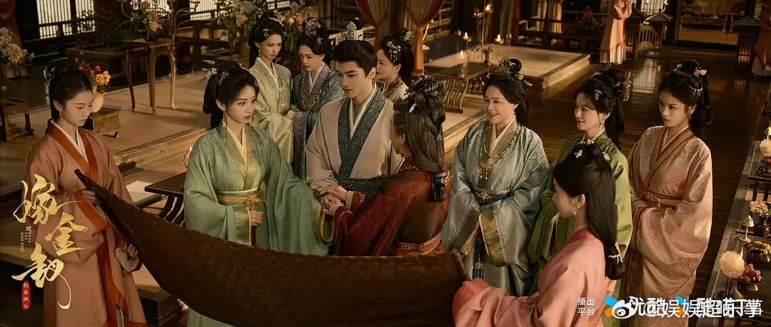 嫁金钗男主。。。感觉不太有爆相啊，偶像剧上限看男主，虽然田曦薇真的很漂亮～ 