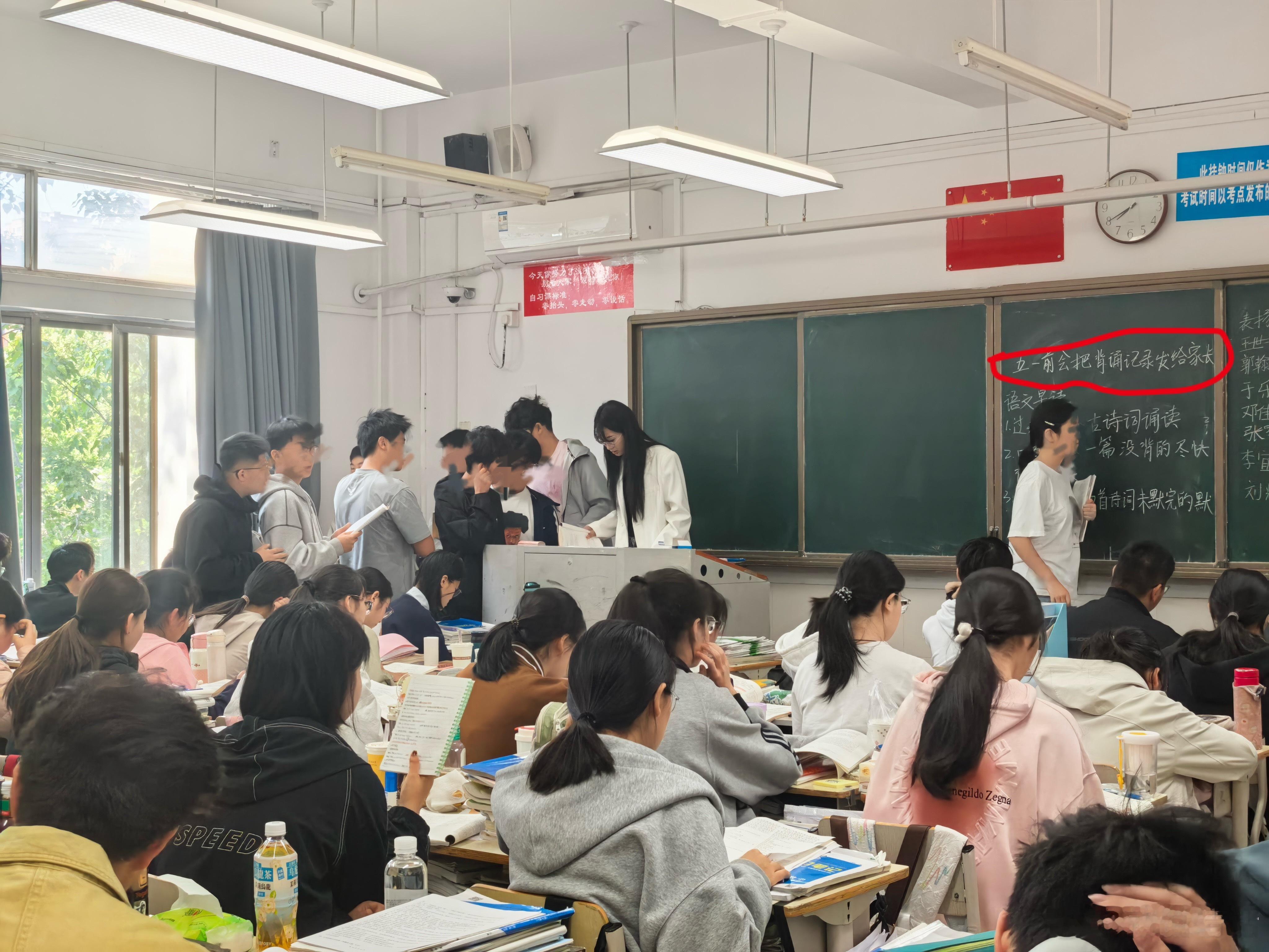 涌现背书大军的原因是： 