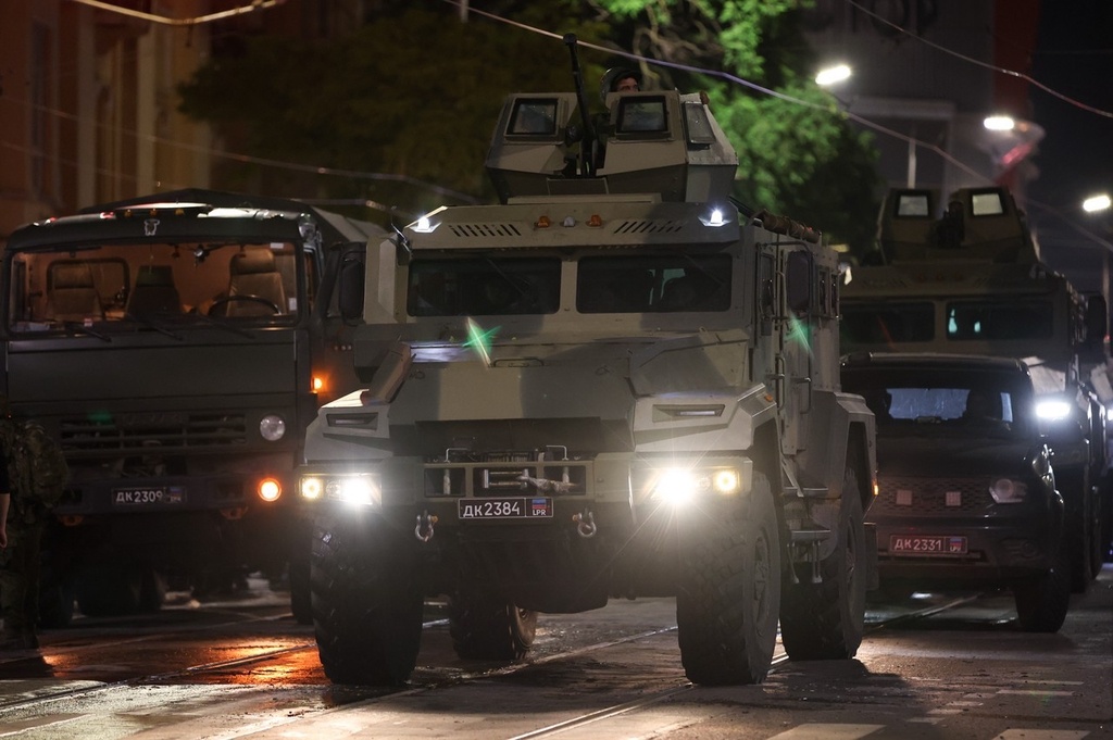 【#俄称瓦格纳准备向俄军移交重武装#，撤销针对普里戈任的刑事立案】据俄罗斯联邦安