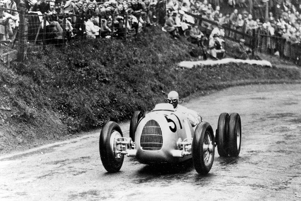 从Auto Union Type C时代起，奥迪就把挑战赛道视为推动技术进步的重