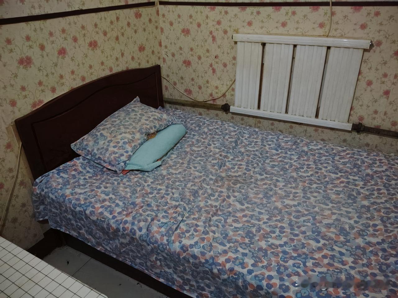 家人们，避雷淄博张店步行街的客来福旅馆！我去住了一次，那体验简直绝了。一进屋，就