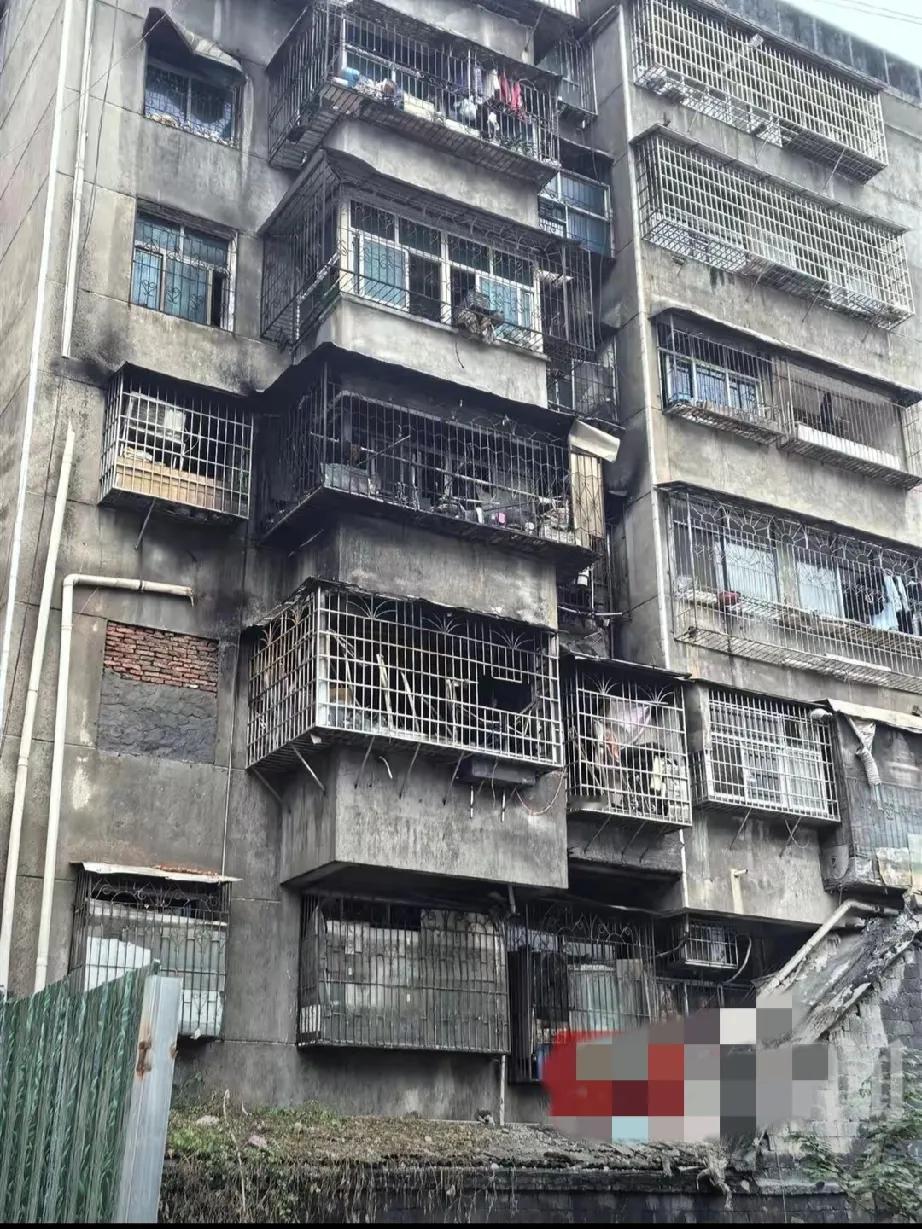 张家界火灾之殇：生命何以如此脆弱

在张家界桑植县，11月16日清晨5时2分这个