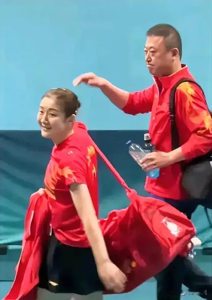 陈梦夺冠是有道理的，沉稳，独立，不过多依赖教练，比赛中善于思考，比赛完自己的行装