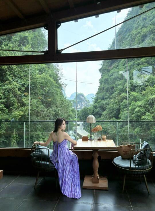 桂林山水里的玻璃咖啡屋☕1Q84树咖啡屋