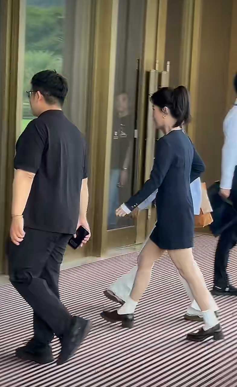 杨紫今天的活动路透她多高啊？