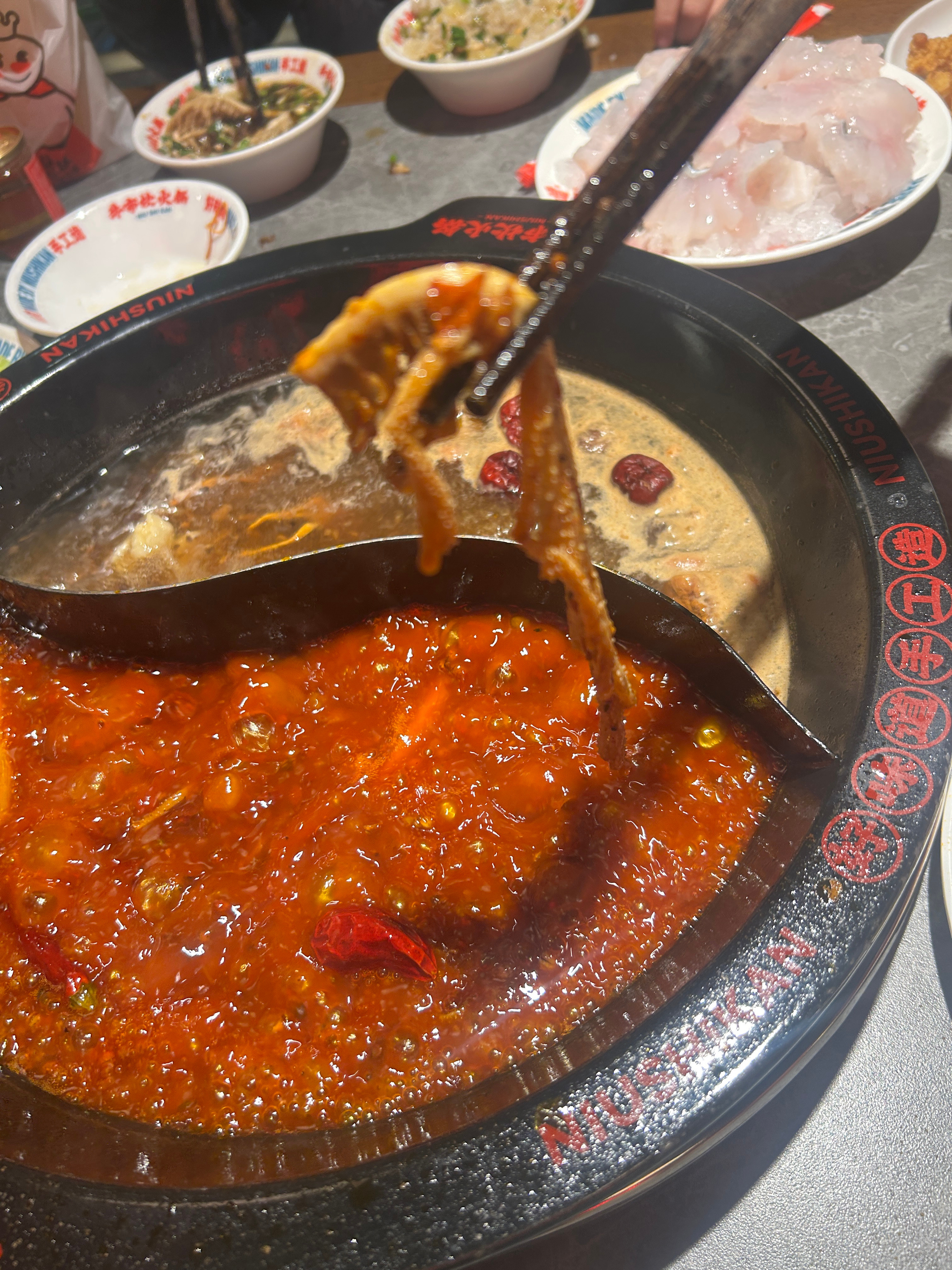 随手拍周五的快乐吃火锅🍲城市味蕾战