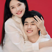 金莎孙丞潇这是可以说的吗孙丞潇壁咚金莎 过年、客厅、走廊、壁咚——金莎短短一句话