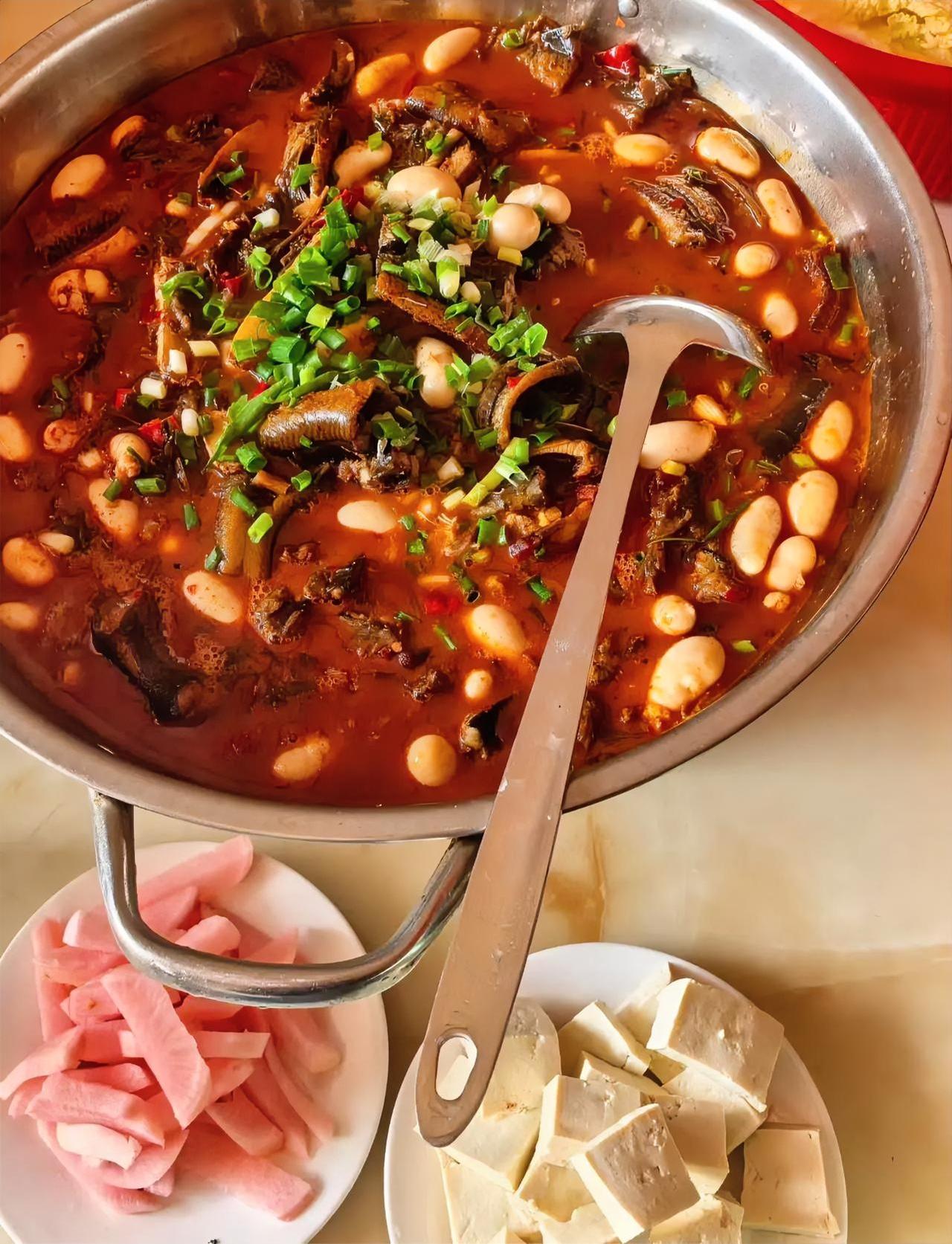 00 后 10 后女人为什么没有恋爱脑？

因为她们的妈妈是 80 后， 80 