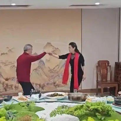 《每支舞蹈都有难忘瞬间，快来围观年会精彩》播放量：8460点赞量：55网页链接