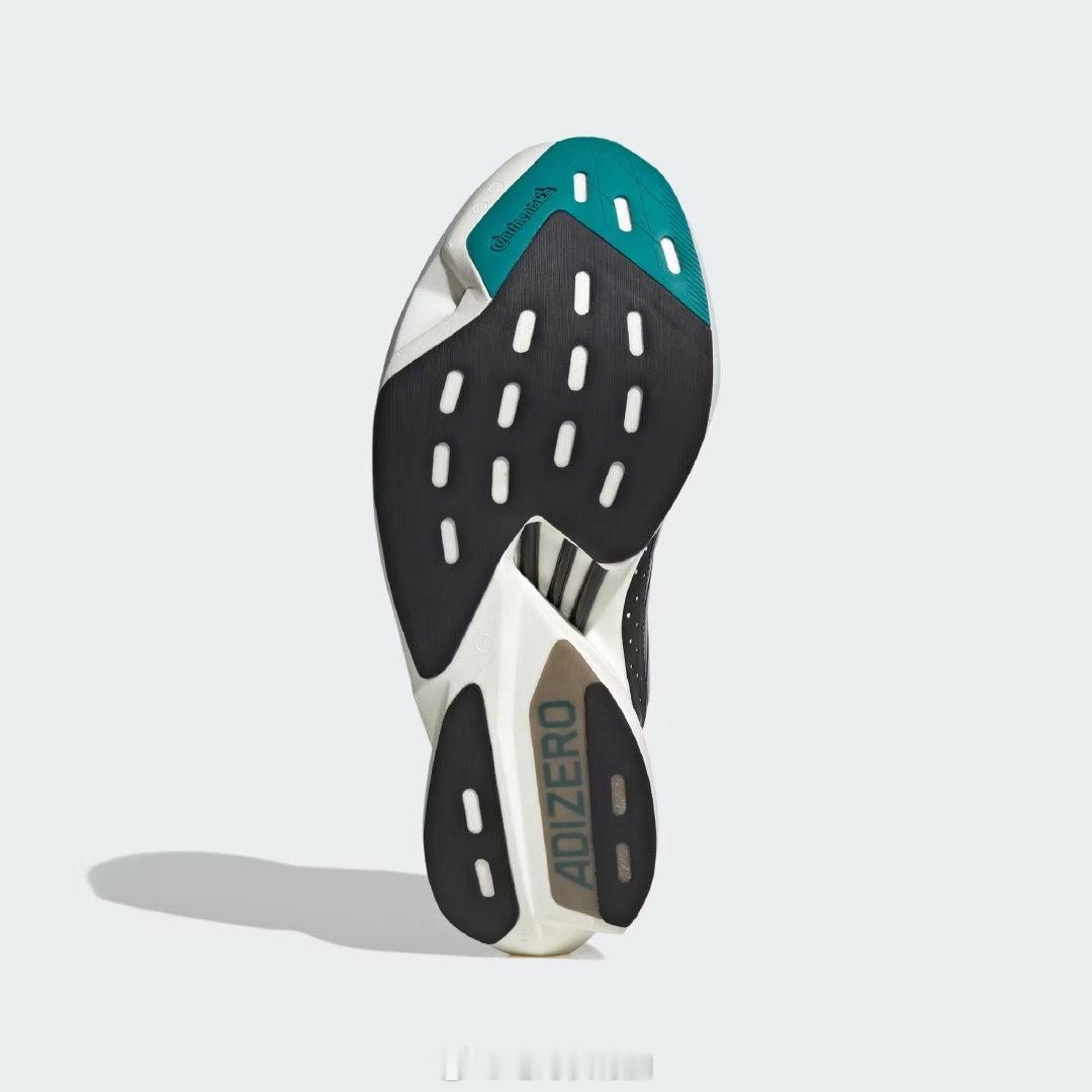 阿迪达斯一双只看底和 adios Pro 3 极度相似的休闲鞋，adidas E