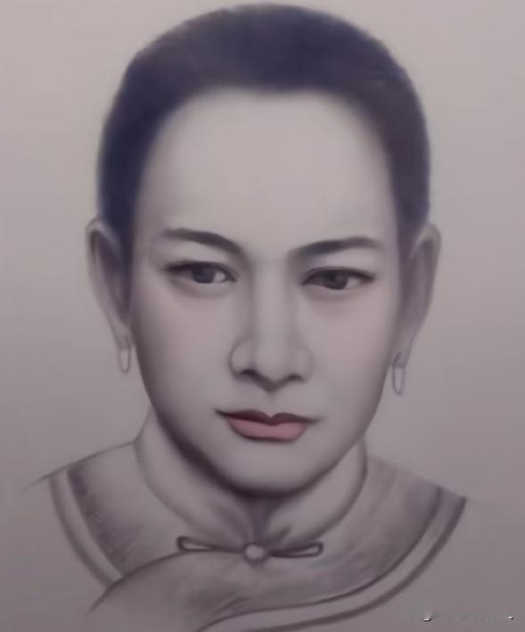 这张修复后的照片中的女子，是周恩来的生母万氏，她是县长家的千金，也是最爱周恩来的