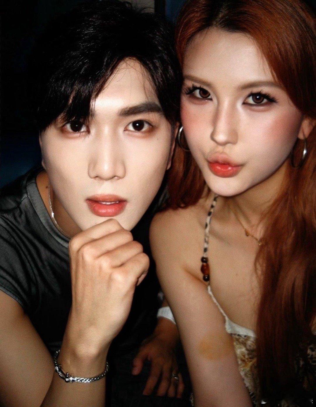 韩美娟官宣恋情啥啥啥，官宣了？印象中他还是和赤木刚宪啊，咋滴，俩人分开了？还是只