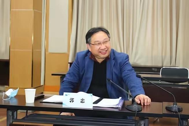 太震惊！
湖北广电原“一把手”郭忠落马

武汉大学高材生，深耕基层四十余载，64