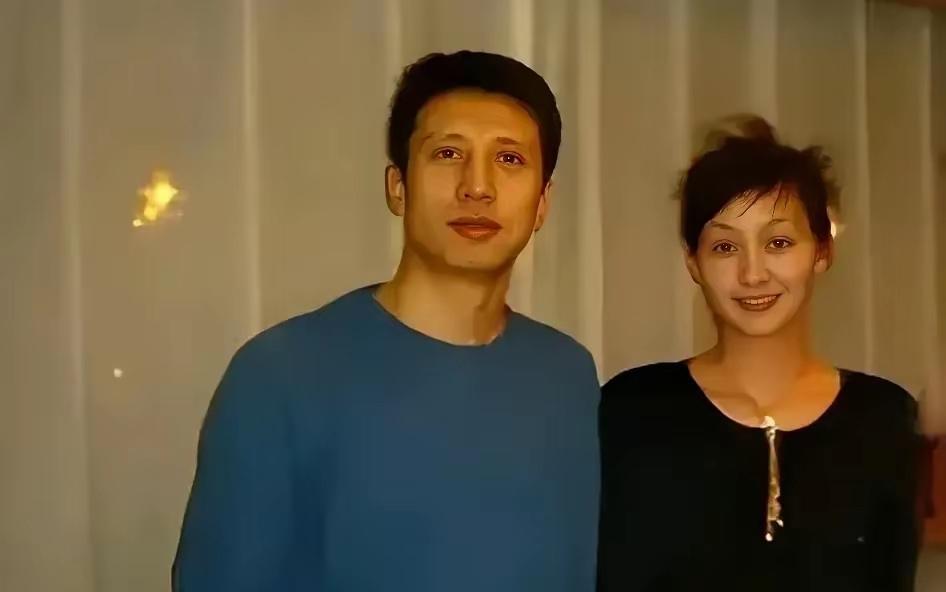 年轻时候的中国男篮主教练还是蛮帅的