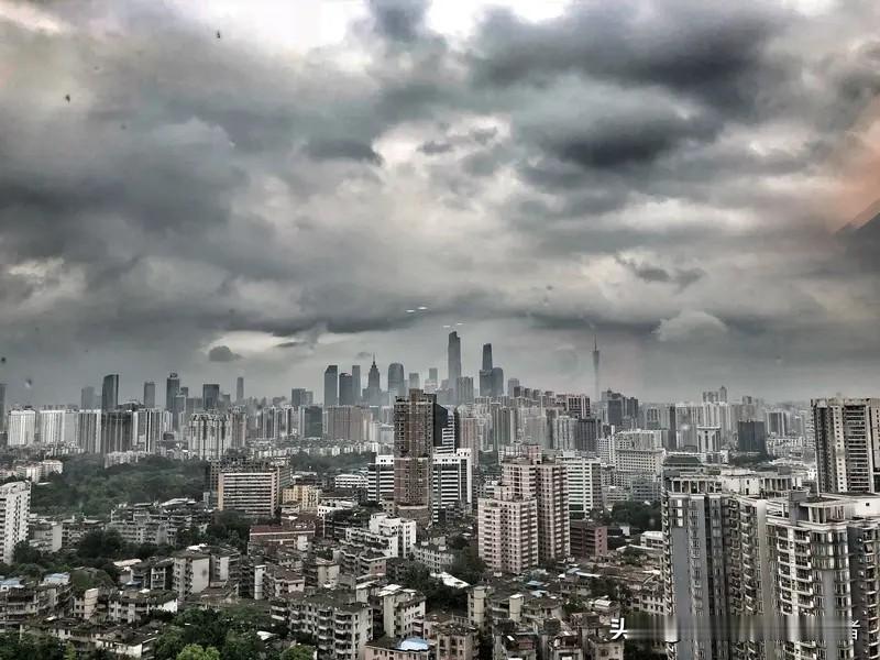 天气预警，广州市气象台29日14时06分发布暴雨黄色和雷雨大风橙色和冰雹橙色预警