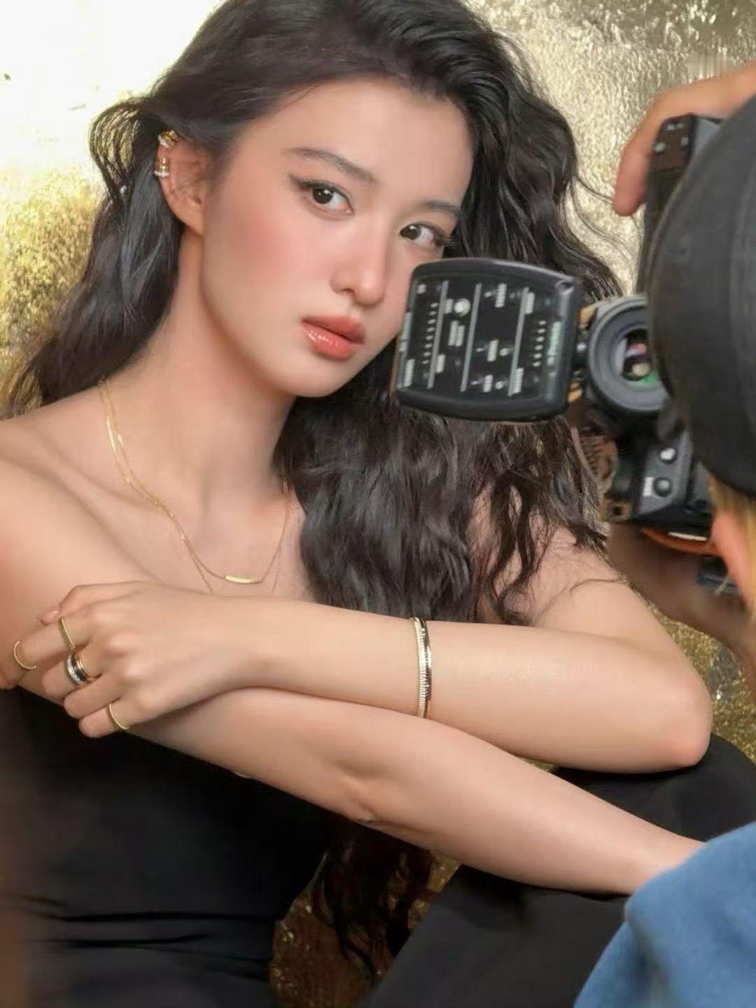 王楚然的七夕礼物是第一名 喊着要赢第一，王楚然靠实力拿到的七夕礼物，看着就很让人