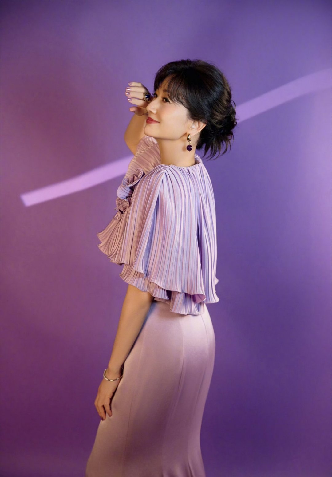 赵雅芝～这紫色浪漫值拉满，一眼就沦陷！💜怎么这么美呢